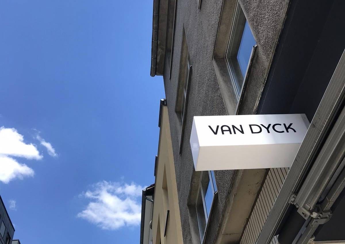 Ansicht Van Dyck Schild in der Severinstraße
