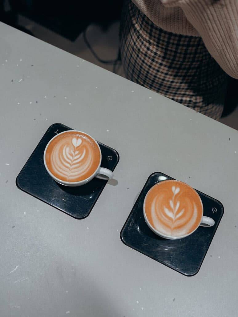 die finaltassen – links gewinnertasse